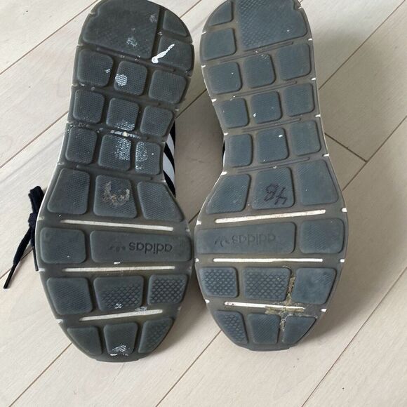 Adidas Swift Low Top Lace Up Trainer Tennis Sneaker Shoes Black White Size 10 - Picture 3 of 5